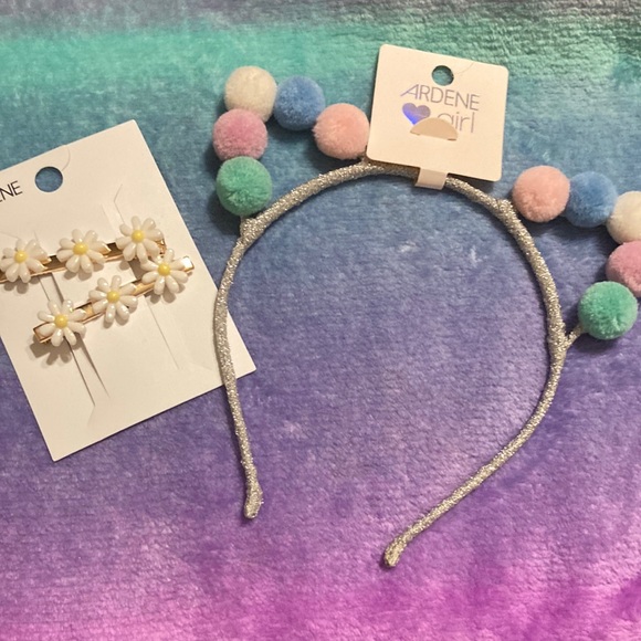 NWT⭐️ARDENE💫 Fuzzy PomPom Cat Headband and Gold Flower Clips - Picture 1 of 5